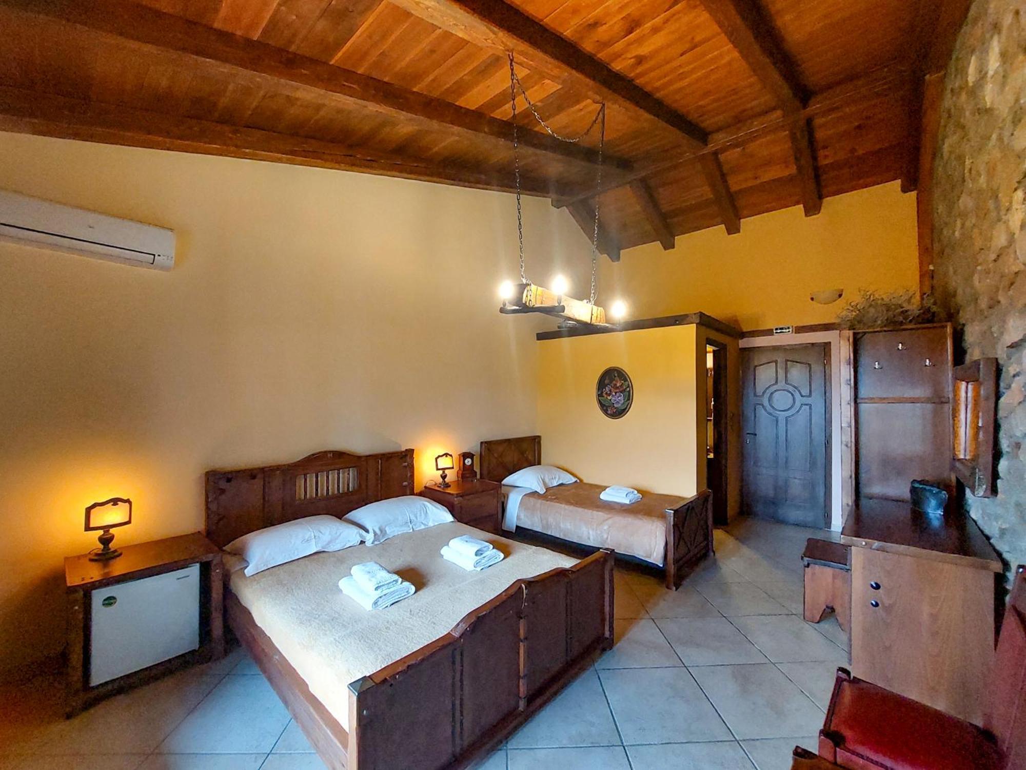 Metohi Hotel Mariolata Exterior photo