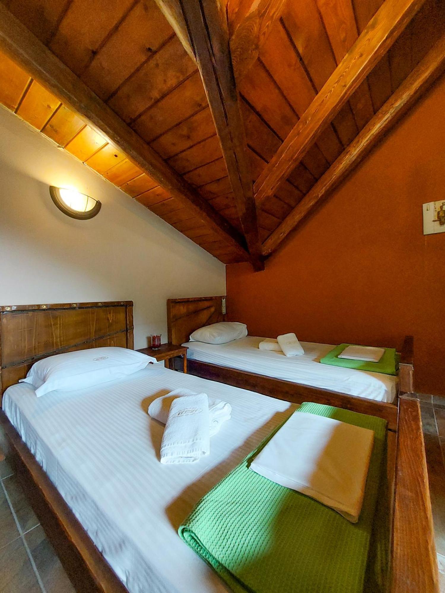 Metohi Hotel Mariolata Exterior photo